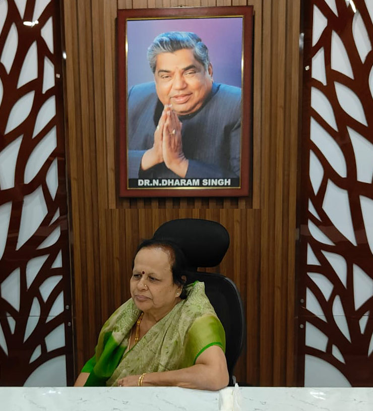 https://drdharamsinghpuc.com/wp-content/uploads/2024/05/with-maam-and-staff-6-4.jpg